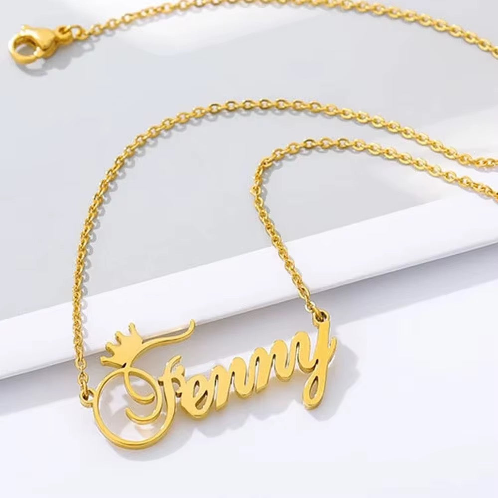 Thick custom name necklace with crown
