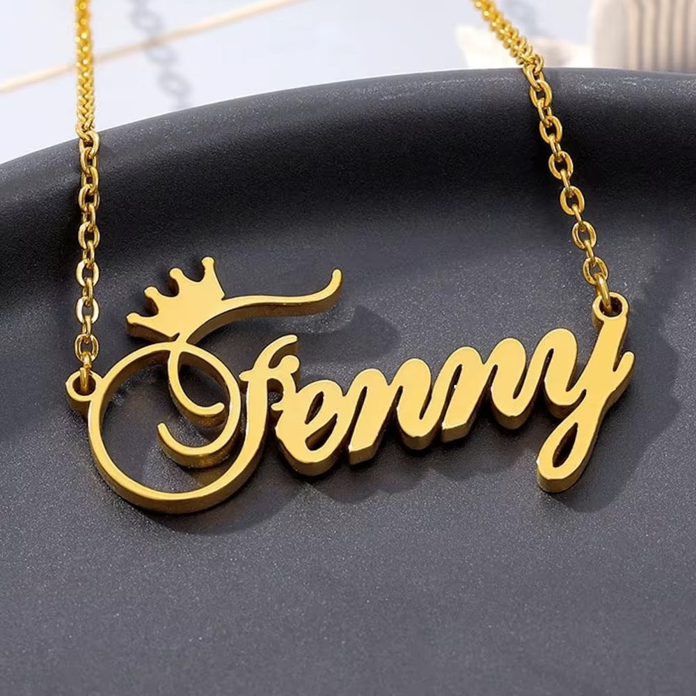Thick custom name necklace with crown