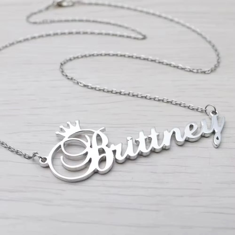 Thick custom name necklace with crown
