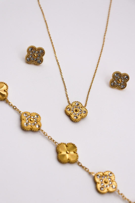 Gold diamond clover sets ( limited in stock‼️) (Without Bracelet)